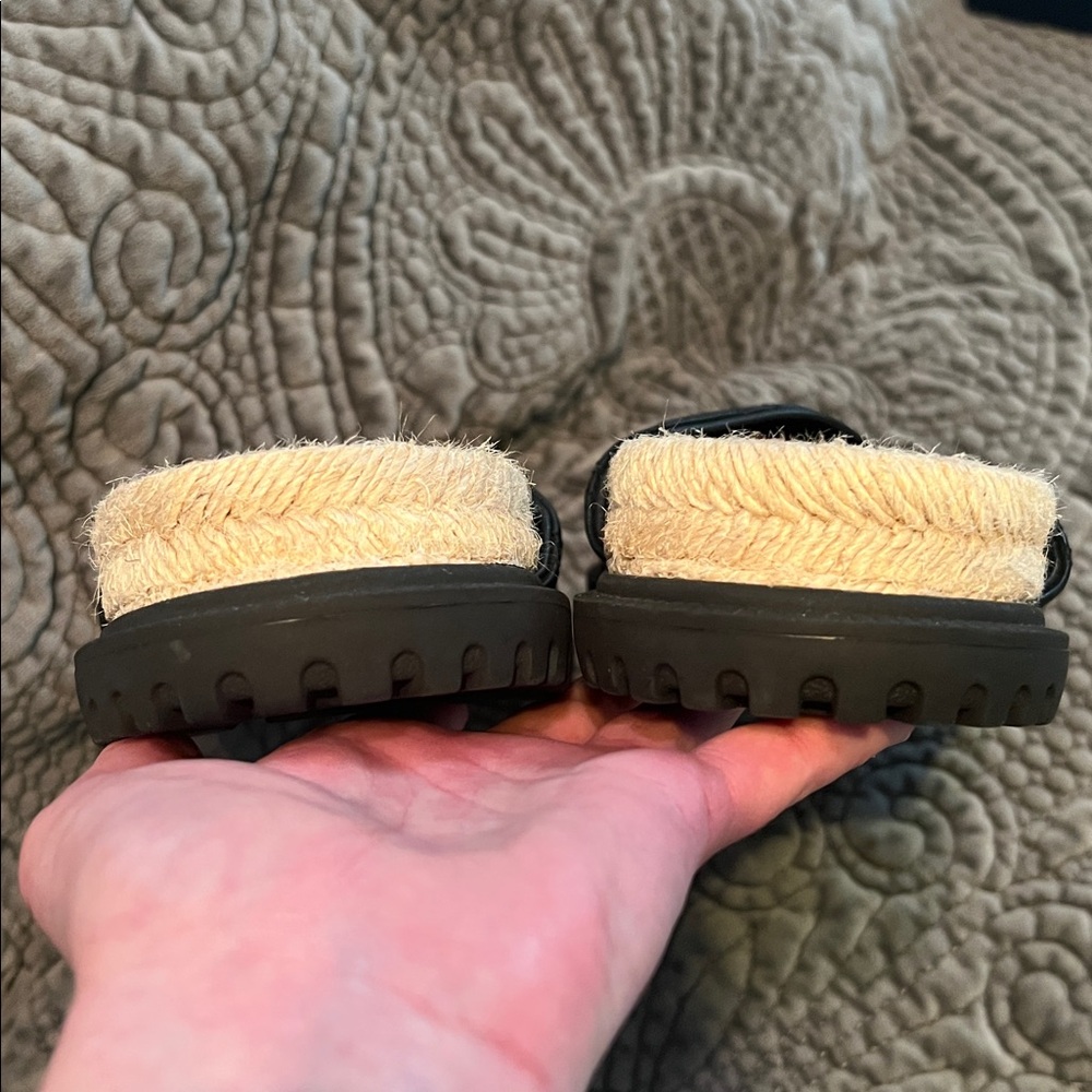 FLASH SALE🔥🔥CHRISTIAN DIOR SANDALS💗💗💗 - Picture 5 of 12